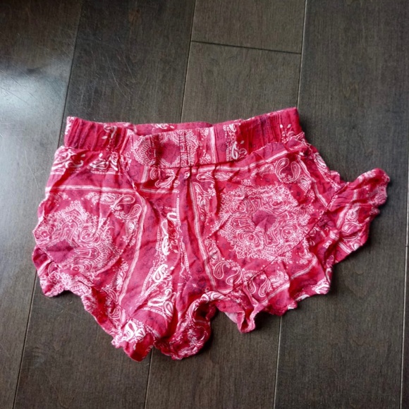 KANDY KISS Pink & White Paisley Print Frill Shorts - Picture 4 of 4